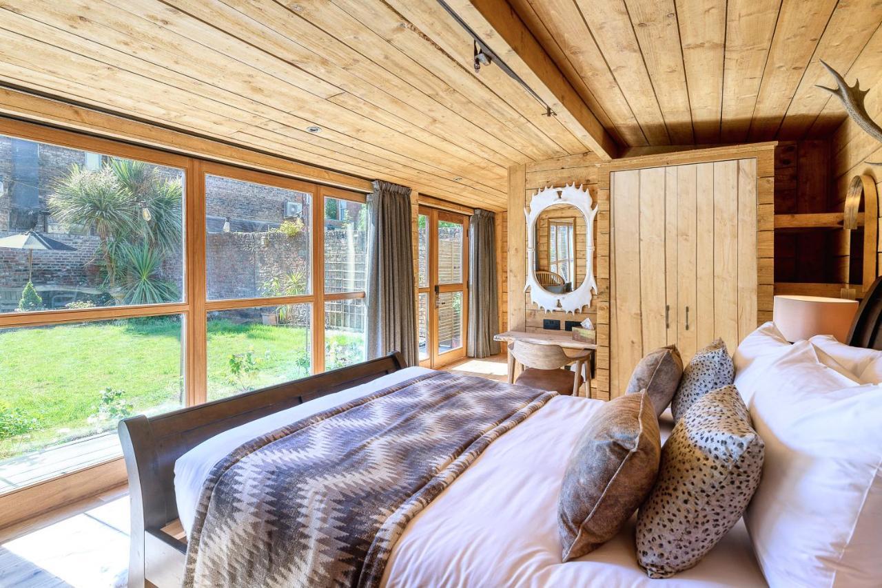 Clementine'S Guest House Йорк Экстерьер фото A bedroom at the hotel